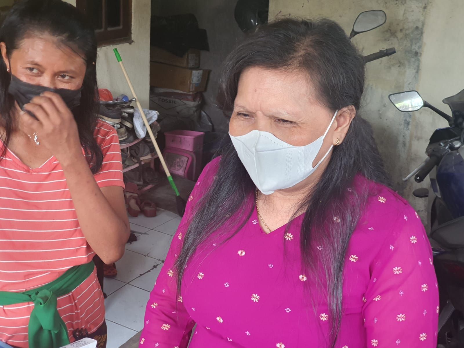 podiumnews.com-Ipung Bagikan Ratusan Paket Sembako untuk Warga Renon Terdampak Pandemi